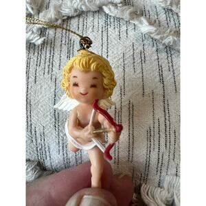 Vintage Cupid Angel Wing Cherub holding Bow Arrow Plastic Ornament
